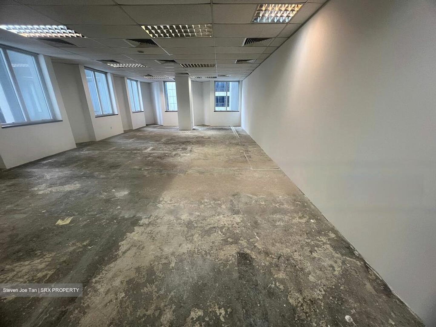 Bangkok Bank Building (D1), Office #622561721